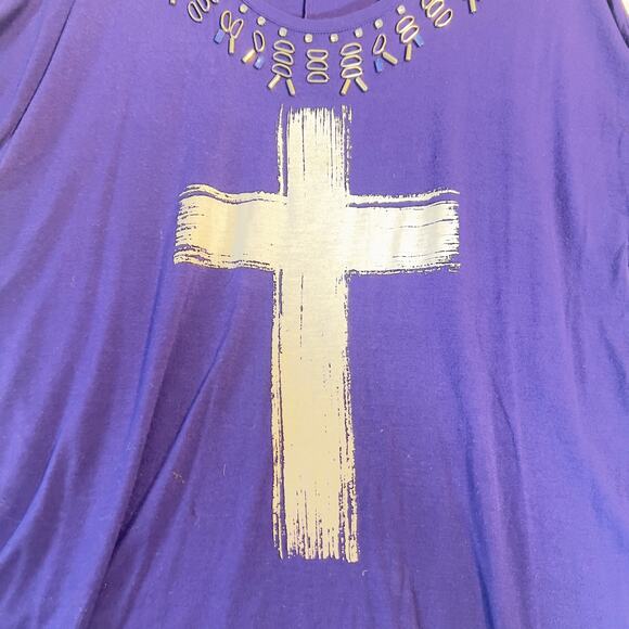 Lane Bryant Sleeveless T-Shirt Woman's 18/20 Cross Graphic Metal Enhancements - Picture 5 of 10